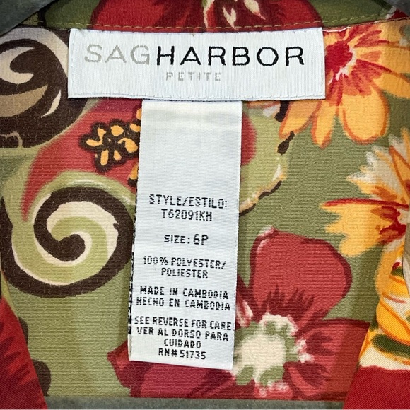 Sag Harbor Petite, Floral Button Up Shirt. Size 6P. Excellent condition! - Picture 2 of 4